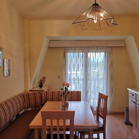 Bungalow & Apartments "Am Deber" Velden - Augsdorf Velden am Worthersee Bagian luar foto